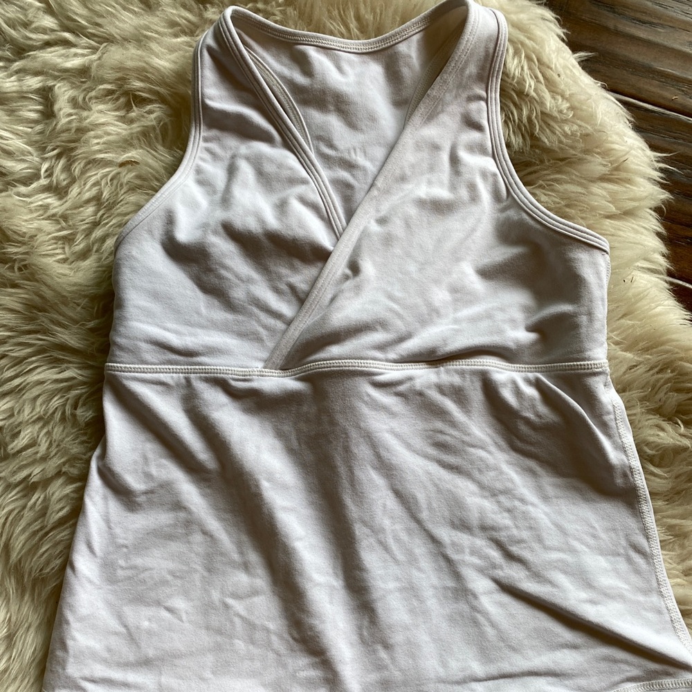 Lululemon V-Neck Tank Top With Bra White Size 6.